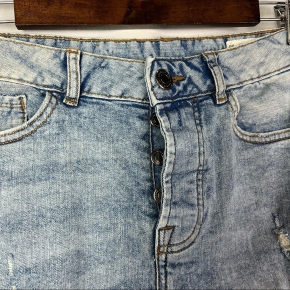 ASOS Denim CO Blue Distressed Knee Length Button Fly Slim Fit Denim Shorts 4 - Picture 3 of 4